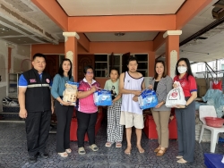 S__75309081_0.jpg - เทศบาลตำบลสันป่าตองร่วมกับสำนักงานพัฒนาสังคมและความมั่นคงของมนุษย์จังหวัดเชียงใหม่ลงพื้นที่เยี่ยมบ้านผู้พิการ ในเขตเทศบาลตำบลสันป่าตอง | https://www.sanpatong.go.th