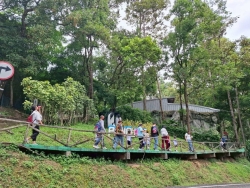 176350_0.jpg - กองการศึกษา เทศบาลตำบลสันป่าตองได้จัดโครงการจัดกิจกรรมพัฒนาผู้เรียนสำหรับเด็กปฐมวัย ศูนย์พัฒนาเด็กเล็กเทศบาลตำบลสันป่าตอง ประจำปีงบประมาณ 2568 | https://www.sanpatong.go.th