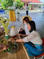 LINE_ALBUM_โครงการถวายเทียนพรรษา_250715_5.jpg - กองการศึกษาเทศบาลตำบลสันป่าตอง  ได้จัดทำโครงการโครงการอนุรักษ์ศิลปะล้านนา ส่งเสริมภูมิปัญญาท้องถิ่น ประจำปีงบประมาณ พ.ศ.2568 | https://www.sanpatong.go.th