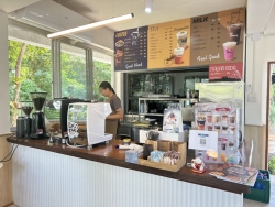 S__65994758_0.jpg - ประชาสัมพันธ์ลงพื้นที่ตรวจแนะนำให้ความรู้ด้านสุขลักษณะการประกอบกิจการ เพื่อประกอบการพิจารณาออกหนังสือรับรองการแจ้งจัดตั้งสถานที่จำหน่ายอาหารหรือสถานที่สะสมอาหาร | https://www.sanpatong.go.th