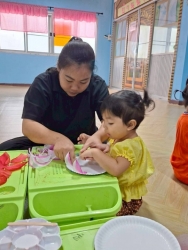 216743_0.jpg - โครงการเรียนรู้สู่โลกกว้าง อนุบาลวัยใส  ( กิจกรรมสืบสานประเพณีลอยกระทง) | https://www.sanpatong.go.th