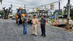 3.jpg - ปรับปรุงสถานที่เพื่อจัดงานโครงการสืบสานประเพณียี่เป็ง วันลอยกระทง ประจำปี 2568 | https://www.sanpatong.go.th