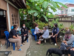 S__16777227.jpg - วัน พฤหัสบดี  ที่ 20  พฤศจิกายน 2568 กองสาธารณสุขและสิ่งแวดล้อม เทศบาลตำบลสันป่าตอง นำโดยนายศรีทอน ปัญญา รองนายกเทศมนตรี นางรพีรรณ สุริยานรากร ประธานสภาเทศบาลตำบลสันป่าตอง พยาบาลวิชาชีพ นักกายภาพบำบัด ร่วมกับ  อสม. ในพื้นที่  เยี่ยมบ้านชุมชนบ้านป่าลาน และชุมชนบ้านไร่ เพื่อประเมินอาการ ให้คำแนะนำในกา | https://www.sanpatong.go.th