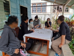 S__16777231.jpg - วัน พฤหัสบดี  ที่ 20  พฤศจิกายน 2568 กองสาธารณสุขและสิ่งแวดล้อม เทศบาลตำบลสันป่าตอง นำโดยนายศรีทอน ปัญญา รองนายกเทศมนตรี นางรพีรรณ สุริยานรากร ประธานสภาเทศบาลตำบลสันป่าตอง พยาบาลวิชาชีพ นักกายภาพบำบัด ร่วมกับ  อสม. ในพื้นที่  เยี่ยมบ้านชุมชนบ้านป่าลาน และชุมชนบ้านไร่ เพื่อประเมินอาการ ให้คำแนะนำในกา | https://www.sanpatong.go.th