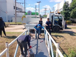 2.jpg - กองช่าง เทศบาลตำบลสันป่าตอง ดำเนินการซ่อมแซมสะพานชำรุด บริเวณหลังธนาคารกรุงไทย | https://www.sanpatong.go.th