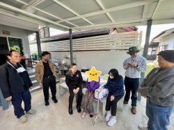 S__48365600_0.jpg - ลงพื้นที่มอบแพมเพิสและแผ่นรองซับ ให้กับคนพิการ (ติดเตียง) ในเขตเทศบาลตำบลสันป่าตอง | https://www.sanpatong.go.th