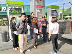 38777.jpg - คณะผู้บริหาร และพนักงานเทศบาลตำบลสันป่าตอง ได้ดำเนินการตรวจสอบสถานบริการน้ำมันในพื้นที่รับผิดชอบ จำนวน 3 แห่ง | https://www.sanpatong.go.th