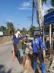 14.jpg - คณะผู้บริหารฯ พร้อมกับเจ้าหน้าที่ กองช่าง และงานป้องกันและบรรเทา เทศบาลตำบลสันป่าตอง ดำเนินการลงพื้นที่เพื่อทำความสะอาดถนน  บริเวณทางเสี่ยงอันตราย ภายในเขตเทศบาลตำบลสันป่าตอง | https://www.sanpatong.go.th