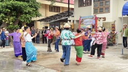 S__20348951.jpg - ร่วมพิธีรดน้ำดำหัวนายอำเภอสันป่าตอง สืบสานประเพณีสงกรานต์ 2569 | https://www.sanpatong.go.th