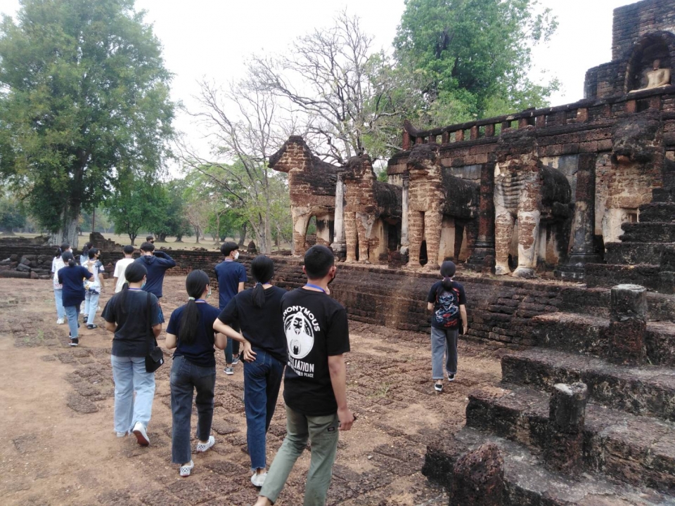 เทศบาลตำบลสันป่าตอง ได้จัดโครงการพัฒนาเด็กและเยาวชน (กิจกรรมทัศนศึกษาแหล่งเรียนรู้ประวัติศาสตร์ จังหวัดสุโขทัย) ระหว่างวันที่ 18 - 20 มีนาคม 2565 ภาพที่ 47 | https://www.sanpatong.go.th