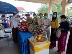 ร่วมพิธีรดน้ำดำหัวนายอำเภอสันป่าตอง สืบสานประเพณีสงกรานต์ 2565 ภาพที่ 4 | https://www.sanpatong.go.th