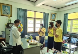 พิธีรดน้ำดำหัวของเทศบาลตำบลสันป่าตอง  เนื่องในโอกาสวันสงกรานต์ ประจำปี 2565 ภาพที่ 10 | https://www.sanpatong.go.th