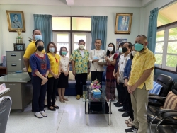 พิธีรดน้ำดำหัวของเทศบาลตำบลสันป่าตอง  เนื่องในโอกาสวันสงกรานต์ ประจำปี 2565 ภาพที่ 7 | https://www.sanpatong.go.th