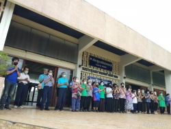 โรงเรียนผู้สูงอายุเทศบาลตำบลสันป่าตองได้ทำกิจกรรมการถักกระเป๋าโคเชต์เชือกฟอก ภาพที่ 2 | https://www.sanpatong.go.th