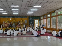 เทศบาลตำบลสันป่าตองร่วมกิจกรรมโครงการคาราวานบุญ ถวายเทียน งดเหล้าเข้าพรรษา ปี 2565 อำเภอสันป่าตอง ภาพที่ 5 | https://www.sanpatong.go.th
