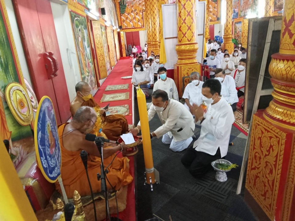 เทศบาลตำบลสันป่าตองร่วมกิจกรรมโครงการคาราวานบุญ ถวายเทียน งดเหล้าเข้าพรรษา ปี 2565 อำเภอสันป่าตอง ภาพที่ 9 | https://www.sanpatong.go.th