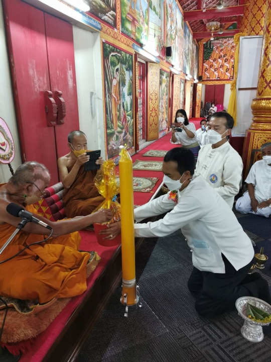 เทศบาลตำบลสันป่าตองร่วมกิจกรรมโครงการคาราวานบุญ ถวายเทียน งดเหล้าเข้าพรรษา ปี 2565 อำเภอสันป่าตอง ภาพที่ 1 | https://www.sanpatong.go.th