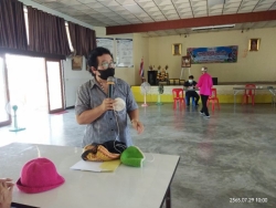 โรงเรียนผู้สูงอายุเทศบาลตำบลสันป่าตอง จัดกิจกรรมการถักหมวกโครเชต์เชือกฟอก ภาพที่ 2 | https://www.sanpatong.go.th
