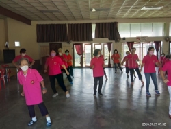 โรงเรียนผู้สูงอายุเทศบาลตำบลสันป่าตอง จัดกิจกรรมการถักหมวกโครเชต์เชือกฟอก ภาพที่ 7 | https://www.sanpatong.go.th