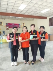 โรงเรียนผู้สูงอายุเทศบาลตำบลสันป่าตอง จัดกิจกรรมการสานตะกร้าพลาสติก ภาพที่ 1 | https://www.sanpatong.go.th