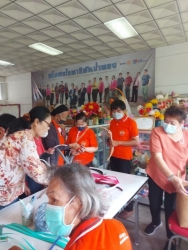 โรงเรียนผู้สูงอายุเทศบาลตำบลสันป่าตอง จัดกิจกรรมการสานตะกร้าพลาสติก ภาพที่ 5 | https://www.sanpatong.go.th