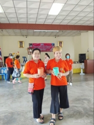 โรงเรียนผู้สูงอายุเทศบาลตำบลสันป่าตอง จัดกิจกรรมการสานตะกร้าพลาสติก ภาพที่ 2 | https://www.sanpatong.go.th