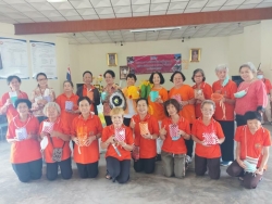 โรงเรียนผู้สูงอายุเทศบาลตำบลสันป่าตอง จัดกิจกรรมการสานตะกร้าพลาสติก ภาพที่ 8 | https://www.sanpatong.go.th