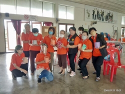 โรงเรียนผู้สูงอายุเทศบาลตำบลสันป่าตอง จัดกิจกรรมการสานตะกร้าพลาสติก ภาพที่ 10 | https://www.sanpatong.go.th