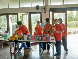 โรงเรียนผู้สูงอายุเทศบาลตำบลสันป่าตอง จัดกิจกรรมการสานตะกร้าพลาสติก ภาพที่ 3 | https://www.sanpatong.go.th