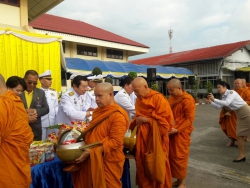 25102019_153638.jpg - พิธีบำเพ็ญกุศลและพิธีน้อมรำลึกเนื่องในวันคล้ายวันสวรรคตพระบาทสมเด็จพระบรมชนกาธิเบศร มหาภูมิพลอดุลยเดชมหาราช บรมนาถบพิตร | https://www.sanpatong.go.th