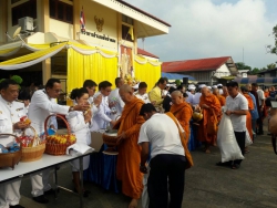 25102019_153733.jpg - พิธีบำเพ็ญกุศลและพิธีน้อมรำลึกเนื่องในวันคล้ายวันสวรรคตพระบาทสมเด็จพระบรมชนกาธิเบศร มหาภูมิพลอดุลยเดชมหาราช บรมนาถบพิตร | https://www.sanpatong.go.th