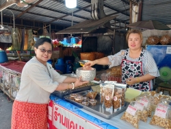 32077.jpg - เทศบาลตำบลสันป่าตอง จัดโครงการส่งเสริมทำนุบำรุงศาสนา (กิจกรรมหล่อเทียนเข้าพรรษา) วันอังคาร ที่ 25 กรกฎาคม 2566 ณ อาคารสมาคมพ่อค้าอำเภอสันป่าตอง และวัดกลางทุ่ง อำเภอสันป่าตอง จังหวัดเชียงใหม่ | https://www.sanpatong.go.th