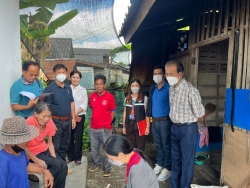 ฝ่ายแผนงานและงบประมาณ สำรวจและเก็บข้อมูล “ผู้ด้อยโอกาส” ในพื้นที่เทศบาลตำบลสันป่าตอง ภาพที่ 1 | https://www.sanpatong.go.th