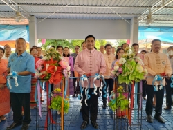 เทศบาลตำบลสันป่าตองได้มีการเปิดศูนย์บริการร่วม/ศูนย์บริการแบบเบ็ดเสร็จ (One Stop Service : OSS)  ภาพที่ 4 | https://www.sanpatong.go.th