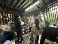 ฝ่ายแผนงานและงบประมาณ ร่วมกับพัฒนาสังคมและความมั่นคงของมนุษย์จังหวัดเชียงใหม่  ลงพื้นที่ตรวจกลุ่มผู้สูงอายุที่ขอรับการสนับสนุนงบประมาณในการปรับสภาพแวดล้อมที่อยู่อาศัยให้แก่ผู้สูงอายุ  ภาพที่ 10 | https://www.sanpatong.go.th