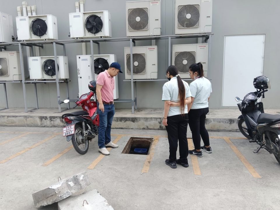 ดูดสิ่งปฏิกูลและล้างทำความสะอาดรางระบายน้ำ ภายในเขตเทศบาลตำบลสันป่าตอง ภาพที่ 32 | https://www.sanpatong.go.th