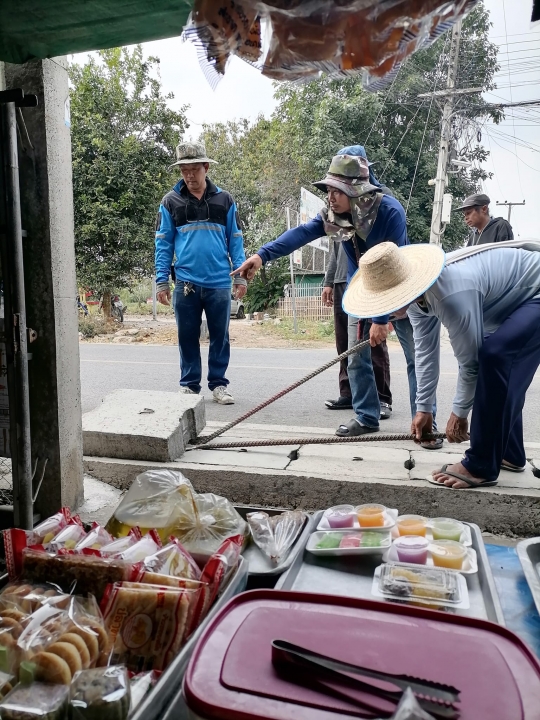ดูดสิ่งปฏิกูลและล้างทำความสะอาดรางระบายน้ำ ภายในเขตเทศบาลตำบลสันป่าตอง ภาพที่ 18 | https://www.sanpatong.go.th