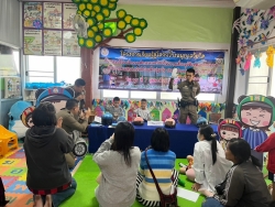 เทศบาลตำบลสันป่าตอง ได้จัดโครงการเรียนรู้สู่โลกกว้างอนุบาลวัยใส (กิจกรรมปรับเปลี่ยนพฤติกรรมและป้องกันความเสี่ยงอุบัติเหตุจากการจราจร ด้วยการสวมหมวกนิรภัยในเด็กปฐมวัย) ประจำปีงบประมาณ พ.ศ.2567 ภาพที่ 5 | https://www.sanpatong.go.th