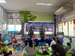 เทศบาลตำบลสันป่าตอง ได้จัดโครงการเรียนรู้สู่โลกกว้างอนุบาลวัยใส (กิจกรรมปรับเปลี่ยนพฤติกรรมและป้องกันความเสี่ยงอุบัติเหตุจากการจราจร ด้วยการสวมหมวกนิรภัยในเด็กปฐมวัย) ประจำปีงบประมาณ พ.ศ.2567 ภาพที่ 9 | https://www.sanpatong.go.th