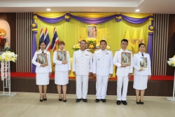 S__4857879.jpg - พิธีรับพระราชทานพระบรมฉายาลักษณ์ พระบาทสมเด็จพระเจ้าอยู่หัว และสมเด็จพระนางเจ้าฯ พระบรมราชนี | https://www.sanpatong.go.th