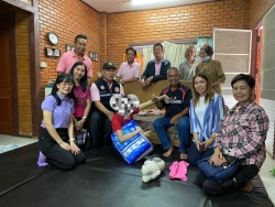 เทศบาลตำบลสันป่าตอง ลงพื้นที่มอบ เครื่องอุปโภค บริโภค และแพมเพิส ให้การช่วยเหลือผู้สูงอายุ และ ผู้พิการ ภาพที่ 12 | https://www.sanpatong.go.th