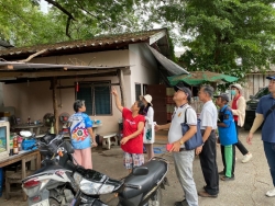 เทศบาลตำบลสันป่าตอง ลงพื้นที่ สำรวจ ช่วยเหลือ ในโครงการบ้านพอเพียงชนบท เพื่อขอรับงบประมาณในปีงบประมาณ  2568 ภาพที่ 1 | https://www.sanpatong.go.th
