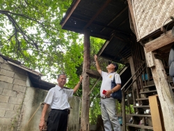เทศบาลตำบลสันป่าตอง ลงพื้นที่ สำรวจ ช่วยเหลือ ในโครงการบ้านพอเพียงชนบท เพื่อขอรับงบประมาณในปีงบประมาณ  2568 ภาพที่ 6 | https://www.sanpatong.go.th