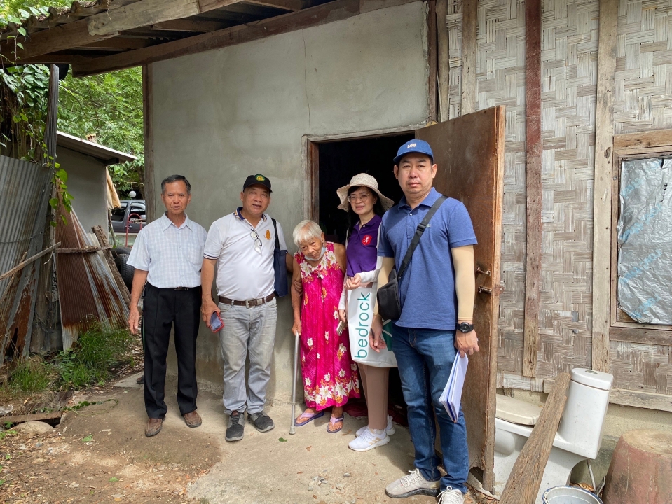 เทศบาลตำบลสันป่าตอง ลงพื้นที่ สำรวจ ช่วยเหลือ ในโครงการบ้านพอเพียงชนบท เพื่อขอรับงบประมาณในปีงบประมาณ  2568 ภาพที่ 12 | https://www.sanpatong.go.th