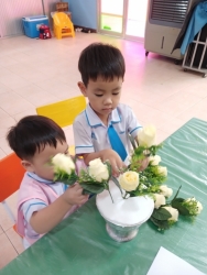 ศูนย์พัฒนาเด็กเล็ก เทศบาลตำบลสันป่าตอง ได้จัดโครงการเรียนรู้สู่โลกกว้างอนุบาลวัยใส (กิจกรรมวันไหว้ครู ศูนย์พัฒนาเด็กเล็กฯ) ประจำปีงบประมาณ พ.ศ.2567 ภาพที่ 15 | https://www.sanpatong.go.th