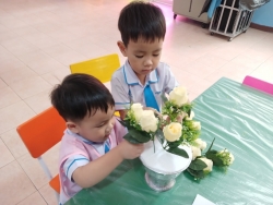 ศูนย์พัฒนาเด็กเล็ก เทศบาลตำบลสันป่าตอง ได้จัดโครงการเรียนรู้สู่โลกกว้างอนุบาลวัยใส (กิจกรรมวันไหว้ครู ศูนย์พัฒนาเด็กเล็กฯ) ประจำปีงบประมาณ พ.ศ.2567 ภาพที่ 17 | https://www.sanpatong.go.th