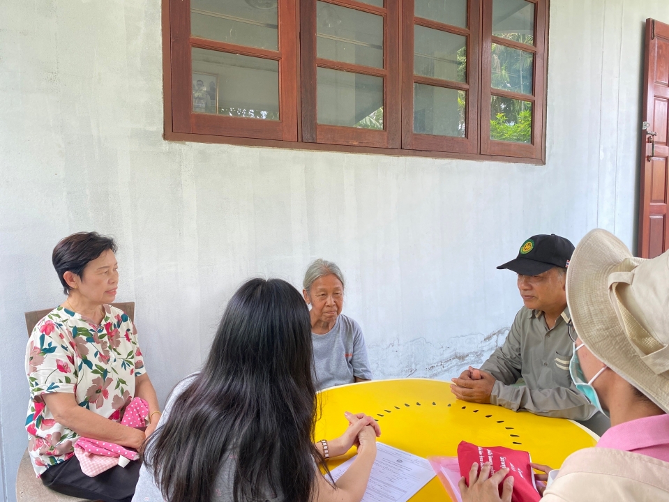 เทศบาลตำบลสันป่าตอง ลงพื้นที่สำรวจ เพื่อจัดเก็บข้อมูลในการช่วยเหลือ ผู้ด้อยโอกาสทางสังคม ในเขตเทศบาลตำบลสันป่าตอง  จำนวน 7 ราย ภาพที่ 17 | https://www.sanpatong.go.th