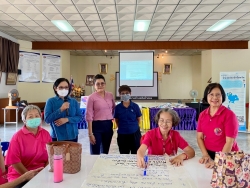 โรงเรียนผู้สูงอายุเทศบาลตำบลสันป่าตอง ได้เข้าร่วมอบรมในโครงการผู้บริโภครู้เท่าทันอันตรายจากการถูกหลอกซื้อสินค้าออนไลน์ จากชมรมใจเขาใจเรา   ภาพที่ 9 | https://www.sanpatong.go.th