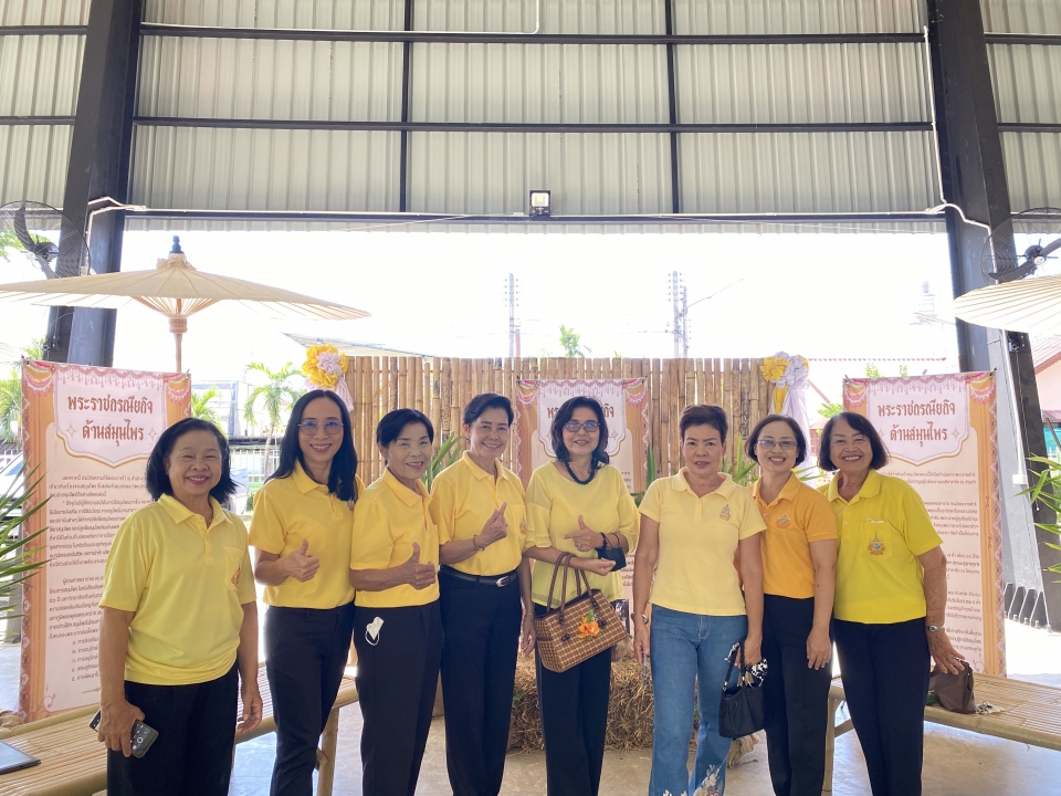เทศบาลตำบลสันป่าตอง ได้ดำเนินการจัดกิจกรรมโครงการ 1 อปท 1 สวนสมุนไพรเฉลิมพระเกียรติ พระบาทสมเด็จพระเจ้าอยู่หัว เนื่องในโอกาสพระราชพิธีมหามงคลเฉลิมพระชนมพรรษา 6 รอบ 26 กรกฎาคม 2567  ภาพที่ 58 | https://www.sanpatong.go.th