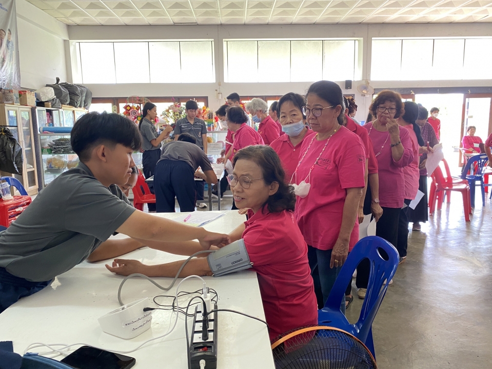 โรงเรียนผู้สูงอายุเทศบาลตำบลสันป่าตองได้เข้าร่วมโครงการพลศึกษาและกีฬากับการพัฒนาเด็ก เยาวชน และประชาชนในชุมชนให้มีสุขภาวะที่ดี โดยคณะศึกษาศาสตร์ มหาวิทยาลัยการกีฬาแห่งชาติ วิทยาเขตเชียงใหม่ ภาพที่ 22 | https://www.sanpatong.go.th